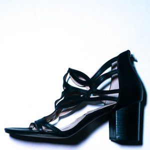 STRAPPY BLOCK HEEL SANDAL